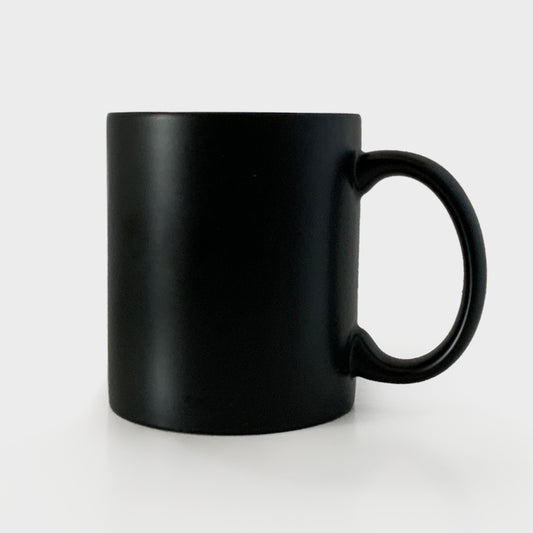 Keramiktasse (schwarz) mit individueller Gravur